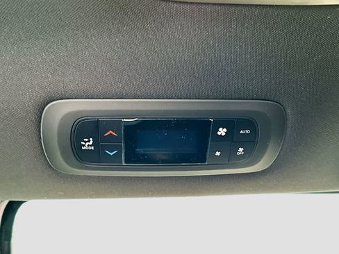 New 2026 Chrysler Pacifica Select FWD image 17