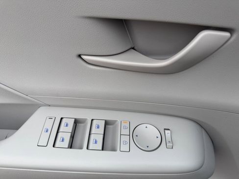 Used 2025 Hyundai Kona SEL image 20