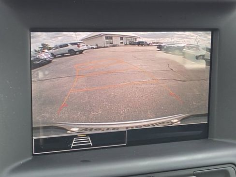 Used 2023 GMC Terrain SLE w/ Driver Convenience Package FWD image 3