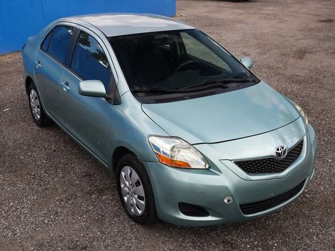 Used 2009 Toyota Yaris Sedan w/ Convenience Pkg FWD image 9