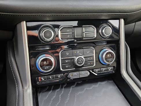 Used 2023 GMC Yukon Denali image 18