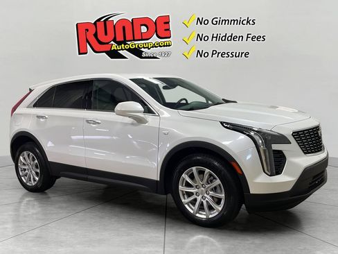 Used 2022 Cadillac XT4 Luxury w/ Trailering Package AWD/4WD image 8