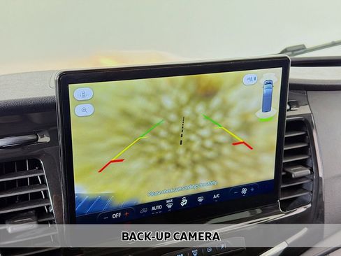 Used 2024 Ford Transit 350 XLT image 4