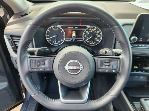 Certified 2023 Nissan Rogue SV w/ SV Premium Package image 9