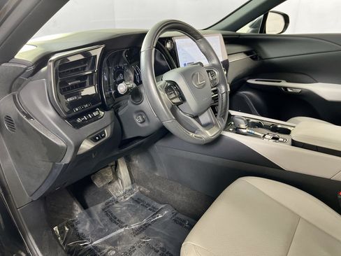 Used 2023 Lexus RX 350 Premium w/ Accessory Package AWD/4WD image 9