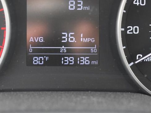 Used 2017 Hyundai Elantra SE FWD image 29