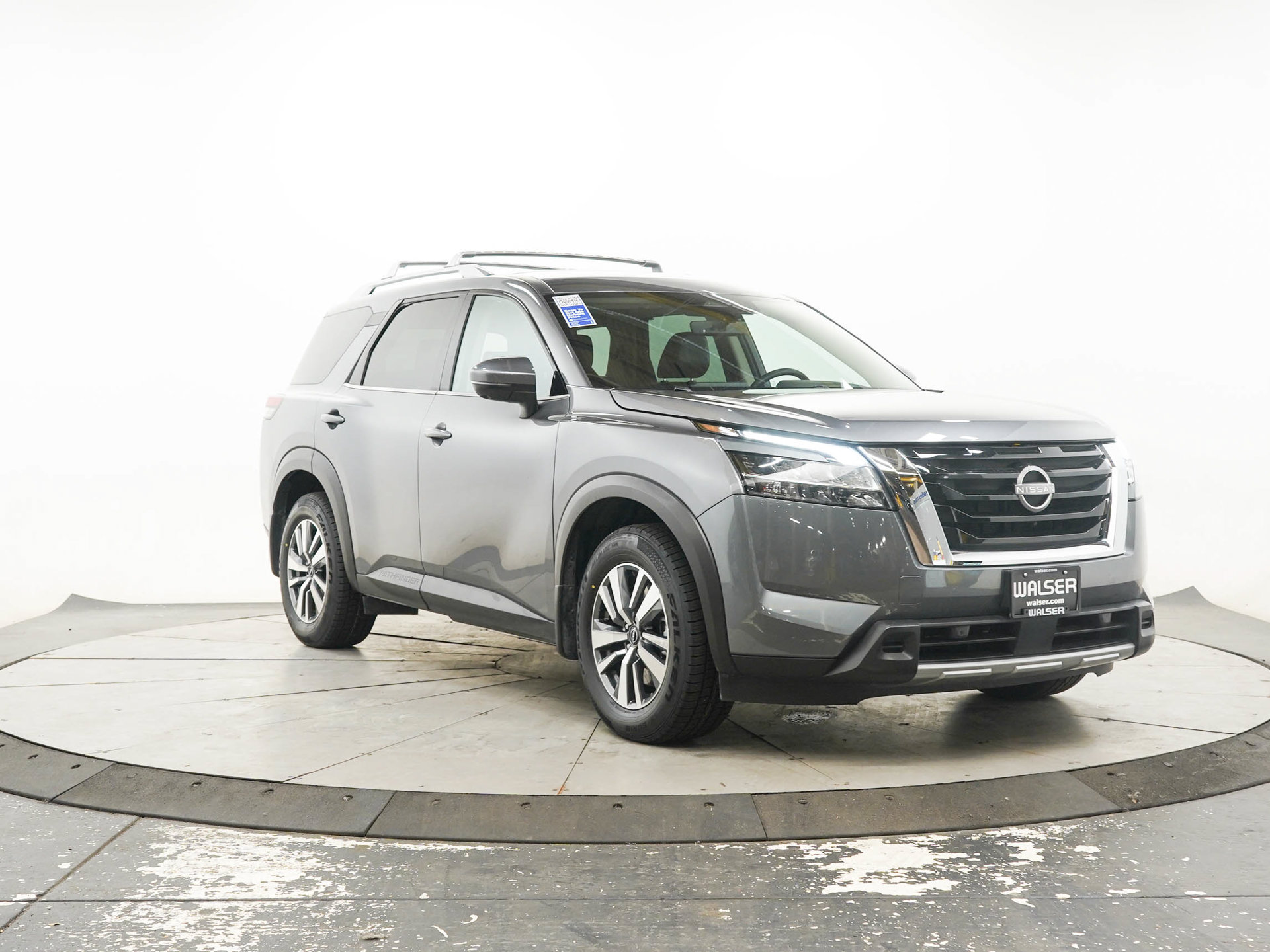 Used 2024 Nissan Pathfinder SL AWD/4WD image 7