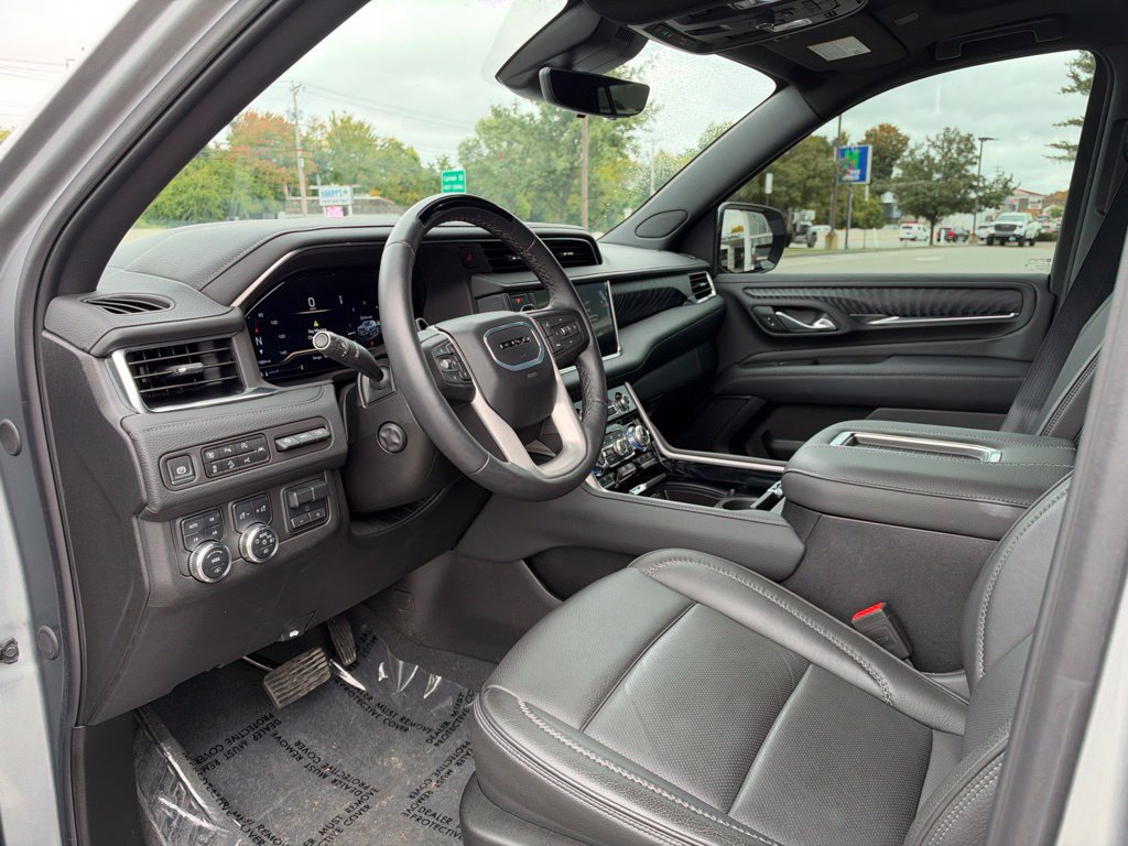 Used 2024 GMC Yukon Denali w/ Denali Reserve Package AWD/4WD image 15