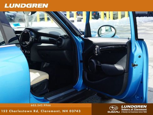 Used 2019 MINI Cooper 4-Door Hardtop image 8