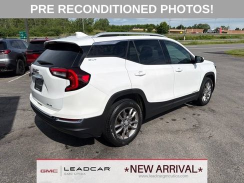 Used 2022 GMC Terrain SLT w/ LPO, Floor Liner Package AWD/4WD image 5