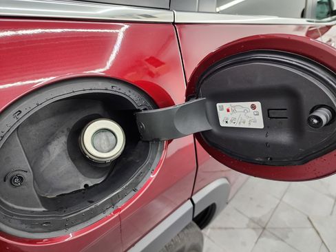 Used 2021 Jeep Cherokee Limited w/ Elite Package image 28