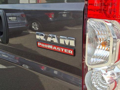 Used 2021 RAM ProMaster 2500 w/ Premium Appearance Group FWD image 33