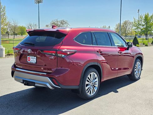 New 2026 Toyota Highlander Platinum AWD/4WD image 5