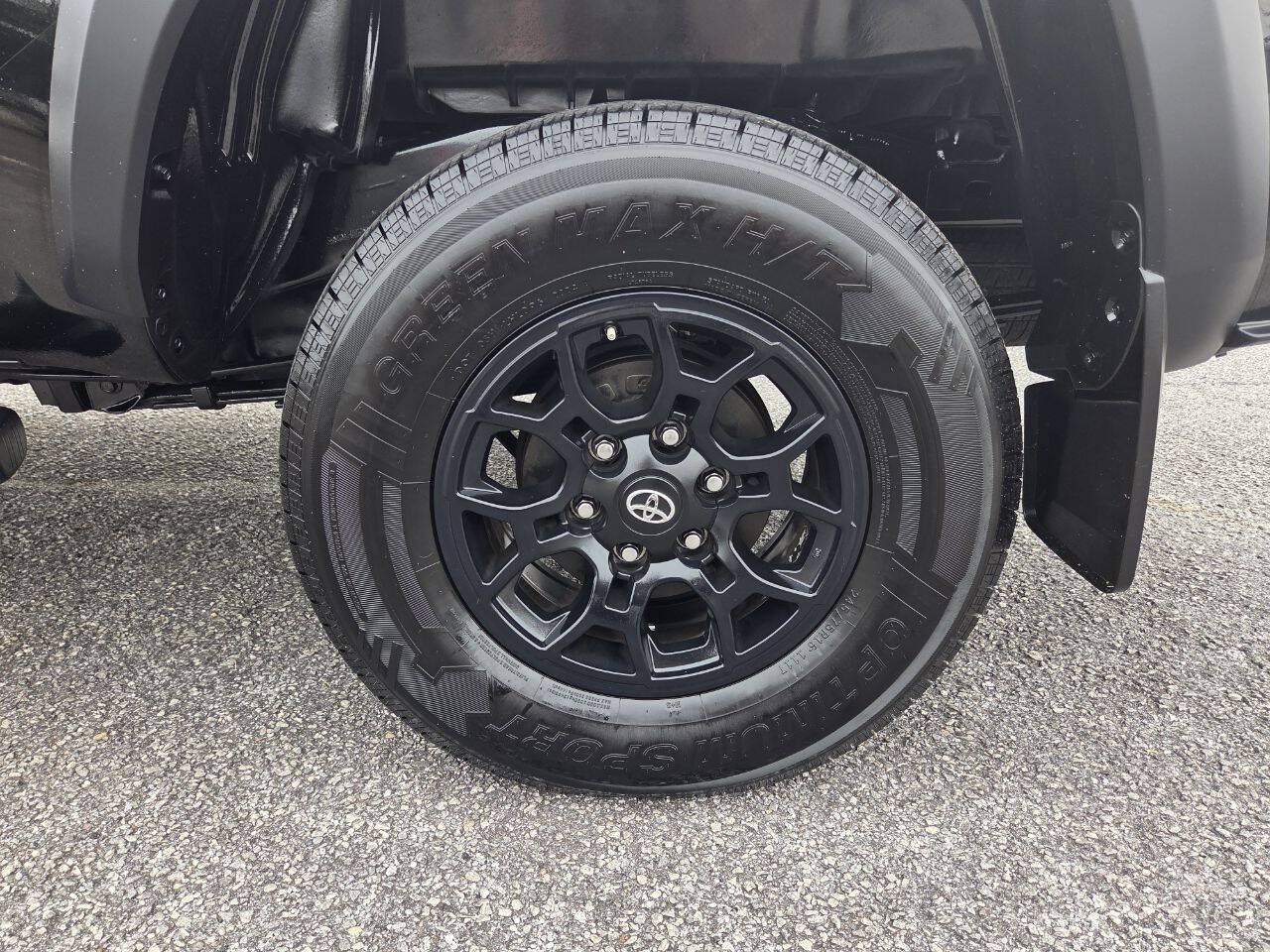 Used 2019 Toyota Tacoma SR w/ SX Package AWD/4WD image 8