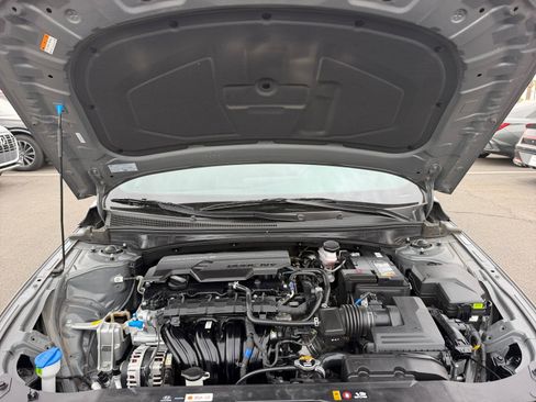 Certified 2025 Hyundai Elantra Sport FWD image 18