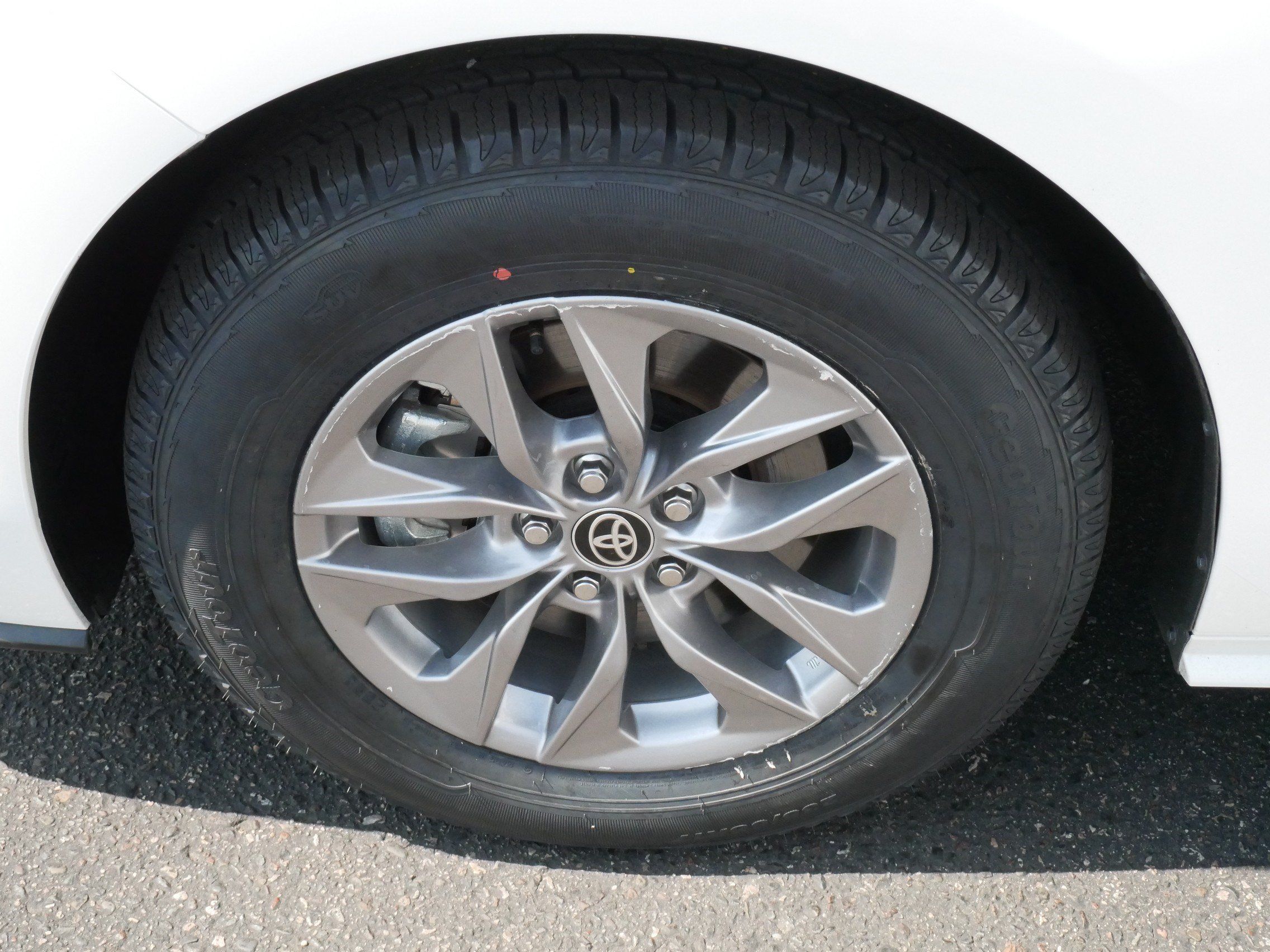 Certified 2026 Toyota Sienna LE FWD image 15