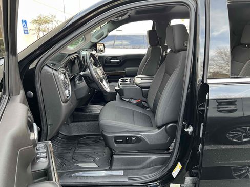 Used 2020 GMC Sierra 1500 SLE w/ SLE Value Package image 4