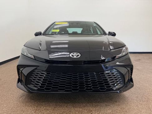 Used 2025 Toyota Camry SE FWD image 9