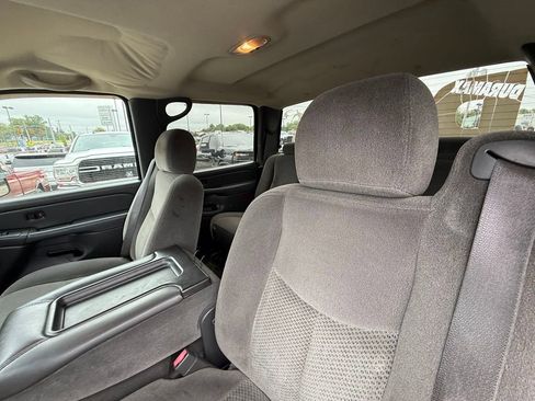 Used 2006 Chevrolet Silverado 2500 LT w/ Skid Plate Package AWD/4WD image 14
