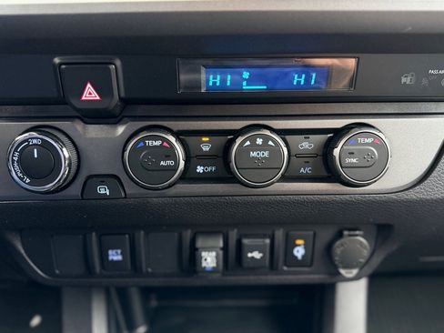 Used 2023 Toyota Tacoma TRD Sport image 17