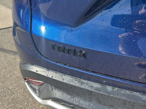 Used 2024 Chevrolet Trax LT w/ LT Convenience Package image 5