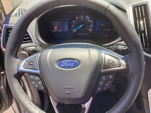 Used 2024 Ford Edge SEL AWD/4WD image 11