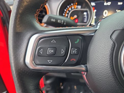 Used 2023 Jeep Gladiator Mojave AWD/4WD image 29