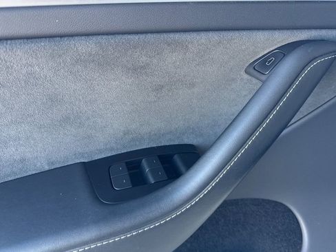 Used 2023 Tesla Model Y Long Range AWD/4WD image 10