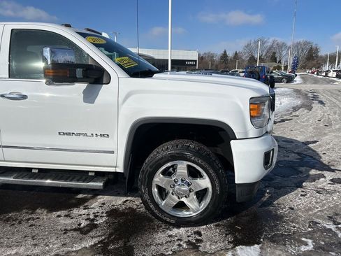 Used 2015 GMC Sierra 2500 Denali w/ Duramax Plus Package image 10