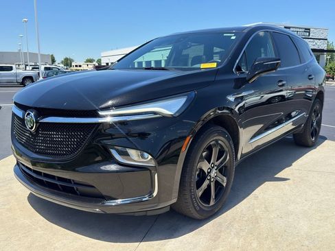 Used 2024 Buick Enclave Essence w/ Experience Buick Package FWD image 3