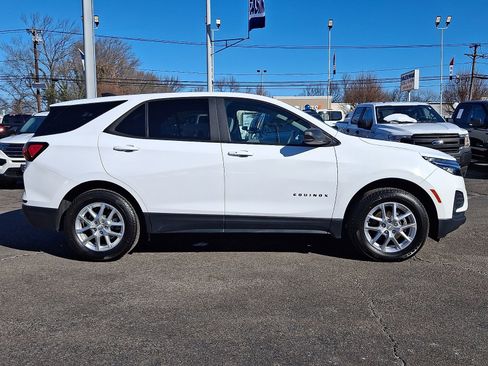 Used 2023 Chevrolet Equinox LS w/ LS Convenience Package image 8