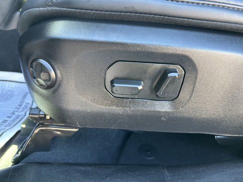 Used 2024 Jeep Wrangler Rubicon w/ Convenience Group image 16