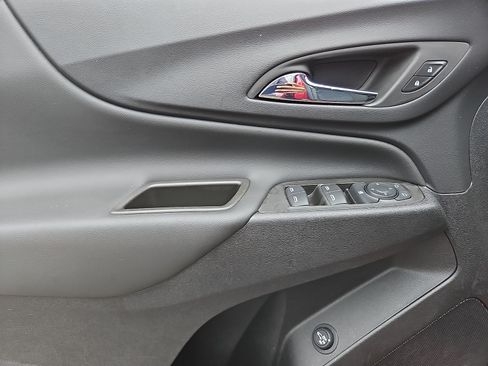 Used 2023 Chevrolet Equinox LT AWD/4WD image 12