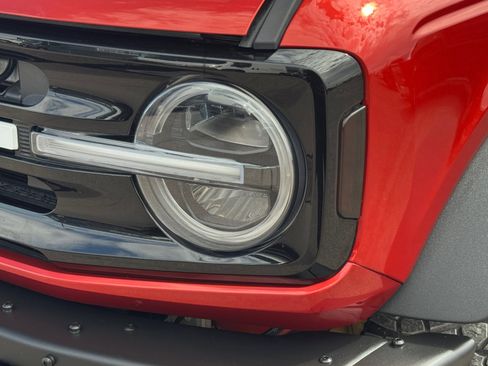 Used 2022 Ford Bronco Outer Banks w/ Sasquatch Package AWD/4WD image 16