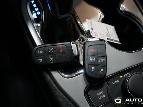 Used 2021 Jeep Grand Cherokee Limited AWD/4WD image 22