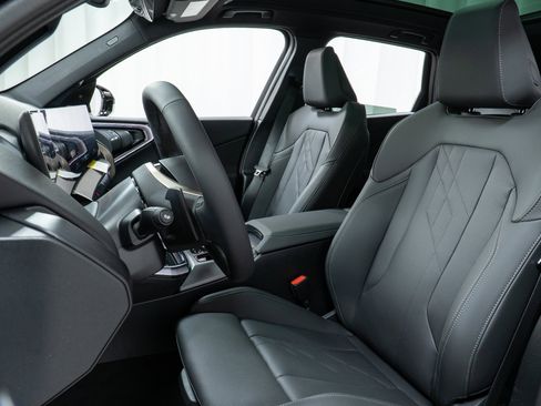 Used 2025 BMW X3 xDrive30i w/ Premium Package image 13