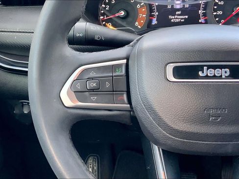 Used 2022 Jeep Compass Latitude FWD image 23