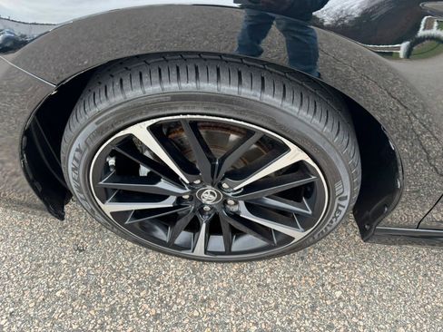 Used 2018 Toyota Camry XSE image 32