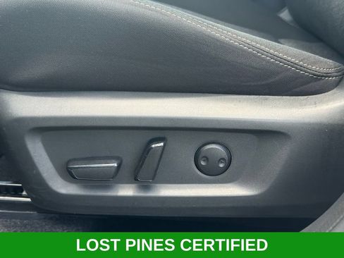 Used 2024 Nissan Rogue SV FWD image 9