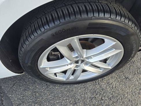 Used 2017 Audi A4 2.0T Premium w/ Audi MMI Navigation Plus image 31