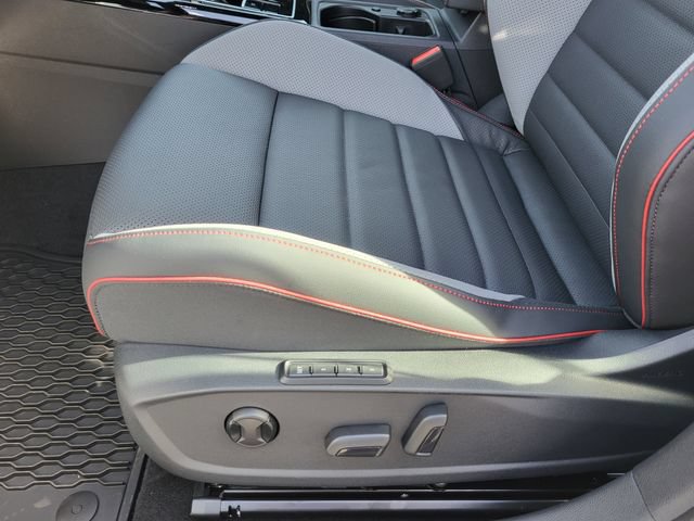 New 2026 Volkswagen GTI SE FWD image 21