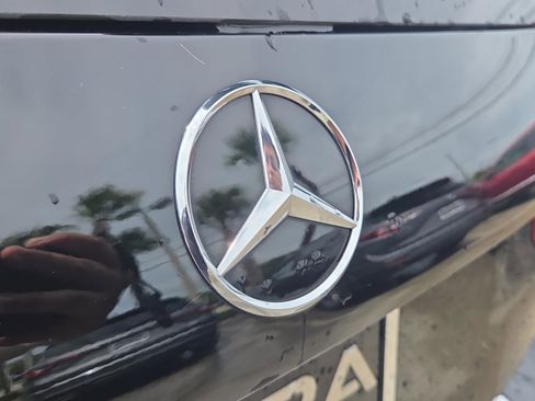 Used 2024 Mercedes-Benz GLB 250 image 34