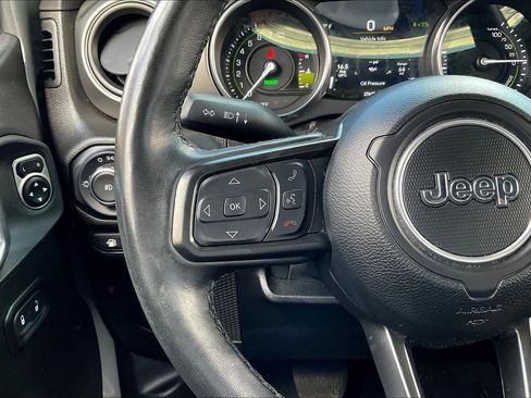 Used 2023 Jeep Wrangler Unlimited w/ Cold Weather Group image 16