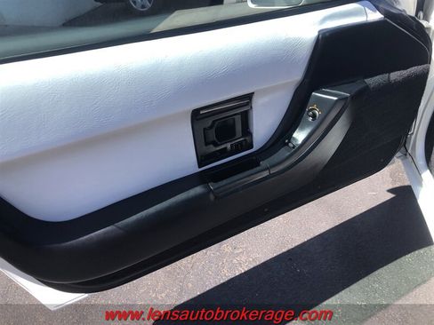 Used 1992 Chevrolet Corvette Convertible RWD image 11