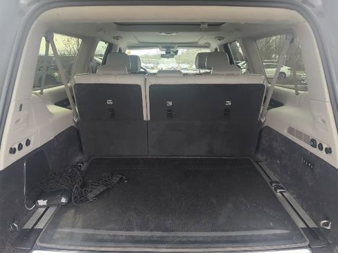 Used 2023 Jeep Grand Wagoneer L Series II w/ Convenience Group III image 15