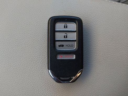 Used 2019 Honda Accord LX image 32