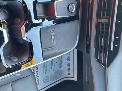 Used 2025 Buick Enclave Preferred image 20