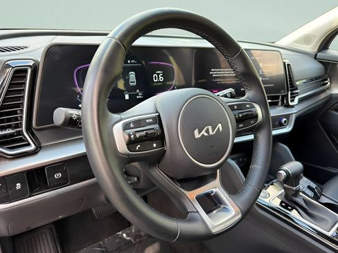 Used 2025 Kia Sportage EX FWD image 13