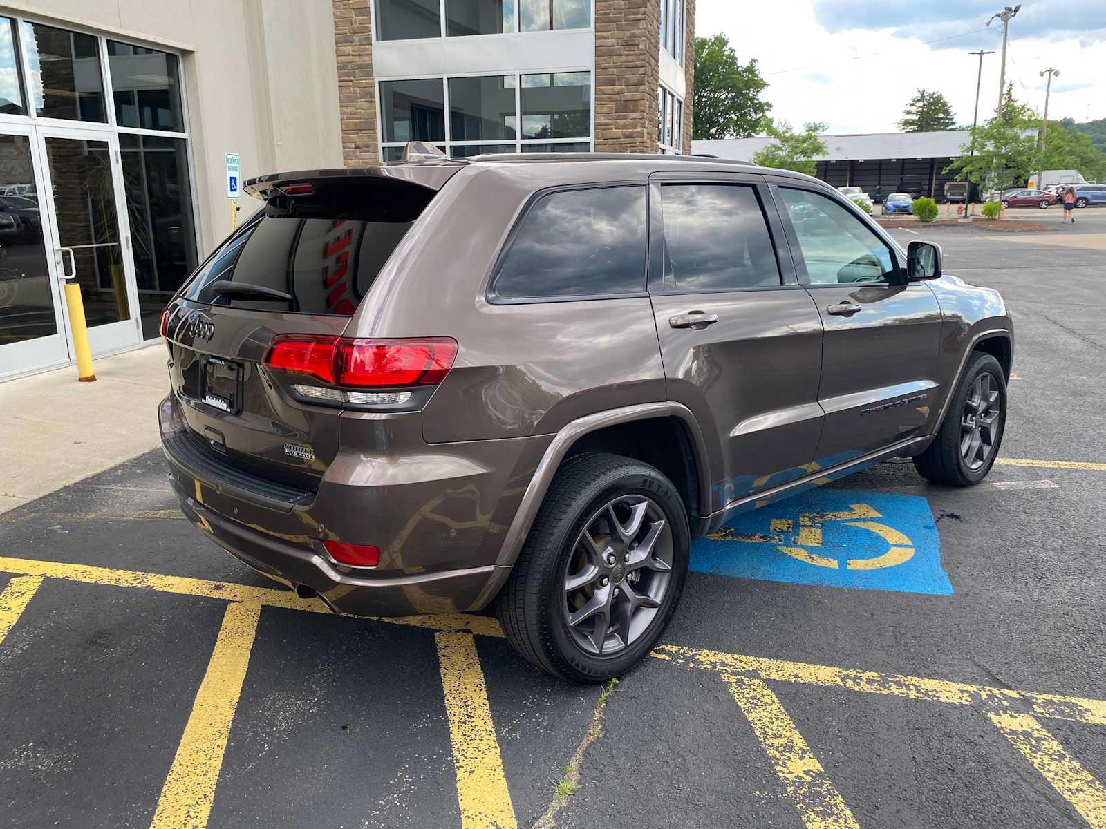Used 2021 Jeep Grand Cherokee Limited w/ Quick Order Package 28K 80th AWD/4WD image 4