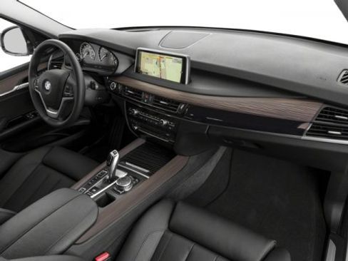 Used 2018 BMW X5 xDrive40e image 16